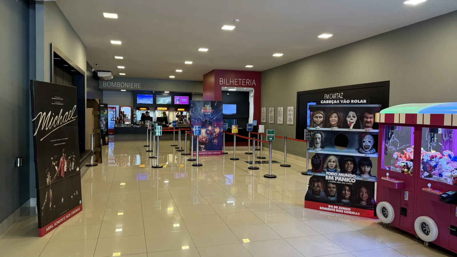 Cine Gracher presenta dos estrenos destacados entre comedia, acción y animación esta semana