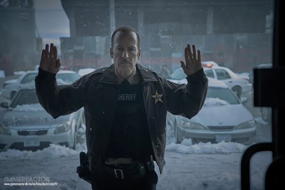 Normal": acción y misterio en un pueblo pequeño con Bob Odenkirk al frente