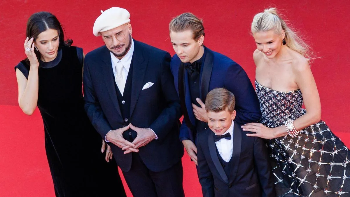 John Travolta recibe inesperadamente la Palma de Oro de honor en Cannes
